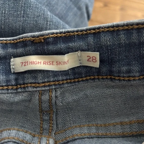 Levi's 721 High Rise Skinny Jeans Medium Wash • size 28 x 28 - Picture 5 of 7